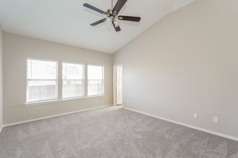 2,295/Mo, 2668 Pioneer Bluffs Rd Balch Springs, TX 75181 Main Bedroom View