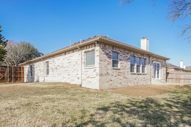 2,295/Mo, 2668 Pioneer Bluffs Rd Balch Springs, TX 75181 Rear View