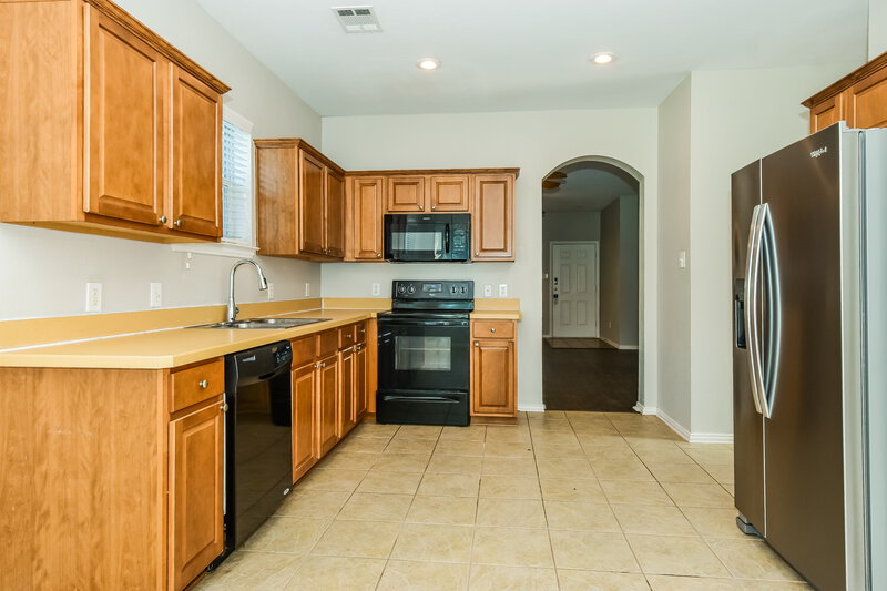 1,795/Mo, 1116 Oakcrest Dr Providence Village, TX 76227 Kitchen View
