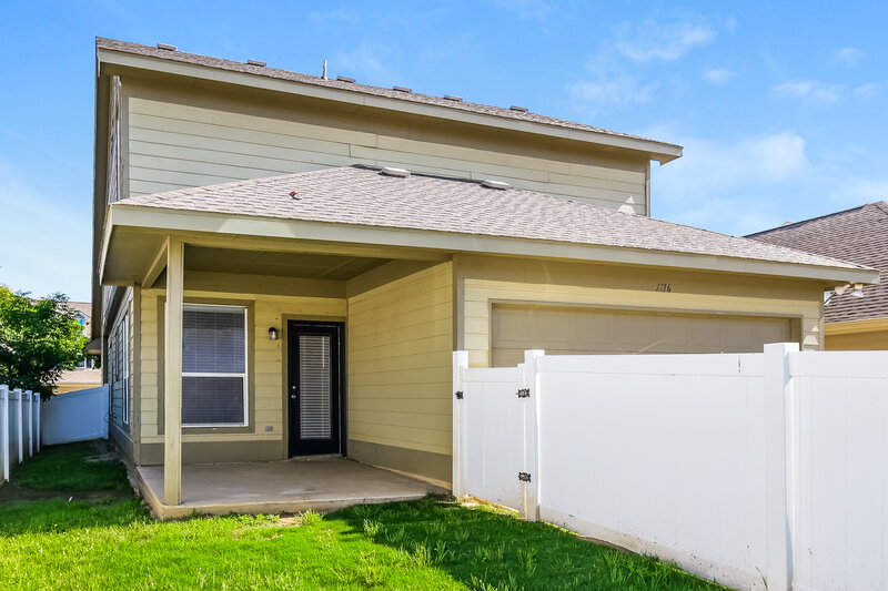 1,795/Mo, 1116 Oakcrest Dr Providence Village, TX 76227 Rear View