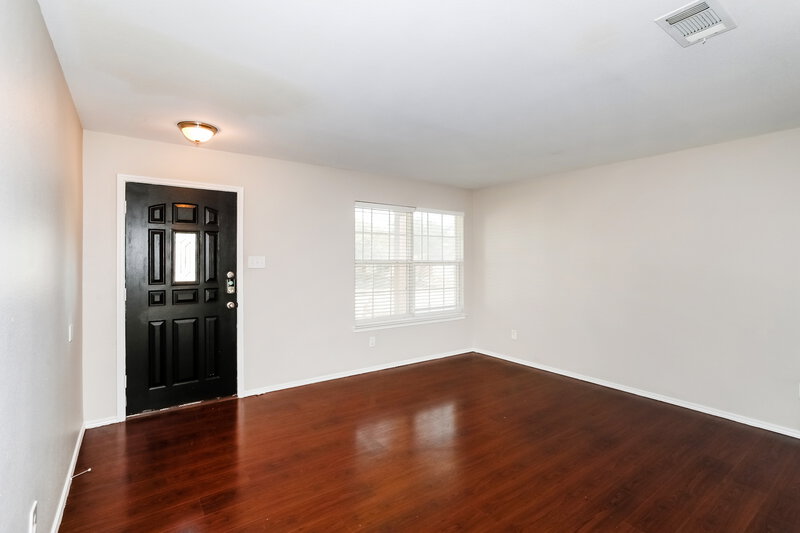 0/Mo, 7718 Water Fowl Trl Arlington, TX 76002 Living Room View