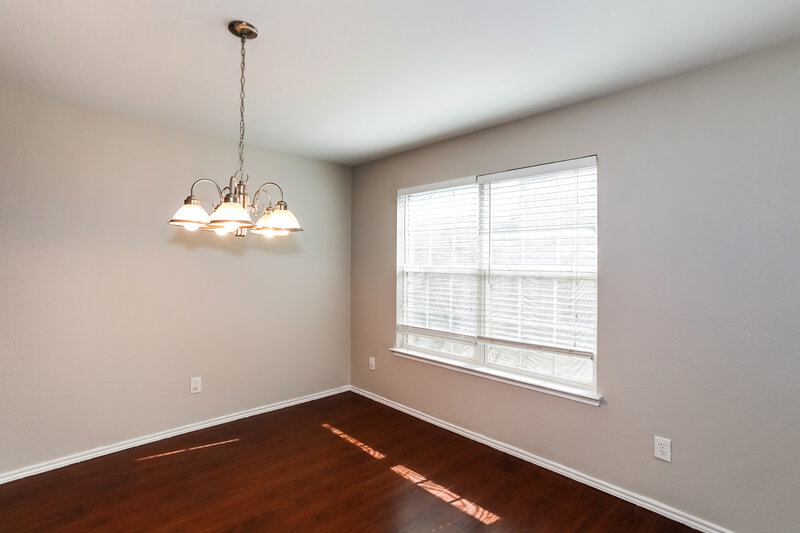 0/Mo, 7718 Water Fowl Trl Arlington, TX 76002 Dining Room View