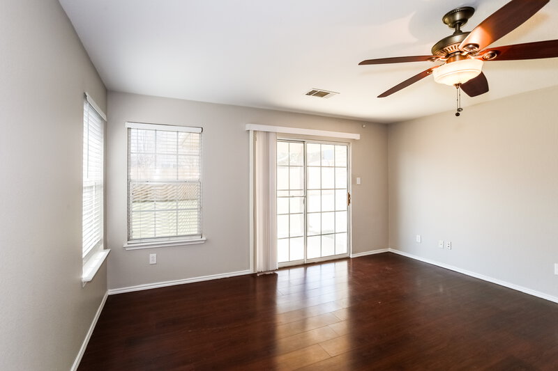 0/Mo, 7718 Water Fowl Trl Arlington, TX 76002 Family Room View