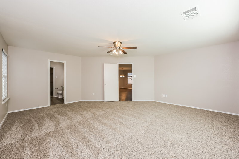 3,040/Mo, 7718 Water Fowl Trl Arlington, TX 76002 Main Bedroom View
