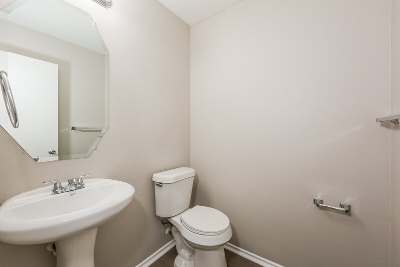 3,040/Mo, 7718 Water Fowl Trl Arlington, TX 76002 Bathroom View