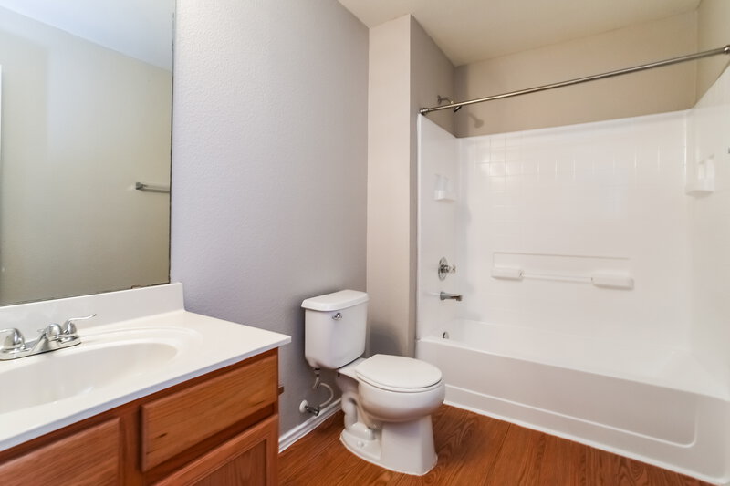 0/Mo, 7718 Water Fowl Trl Arlington, TX 76002 Bathroom View