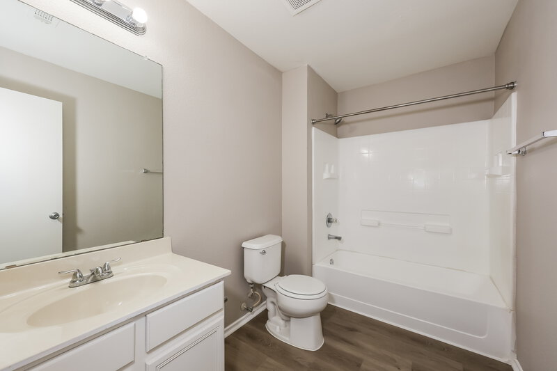 3,040/Mo, 7718 Water Fowl Trl Arlington, TX 76002 Bathroom View 2