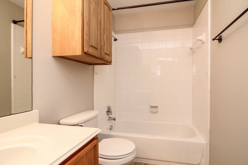 2,065/Mo, 2008 Natchez Dr Forney, TX 75126 Bathroom View