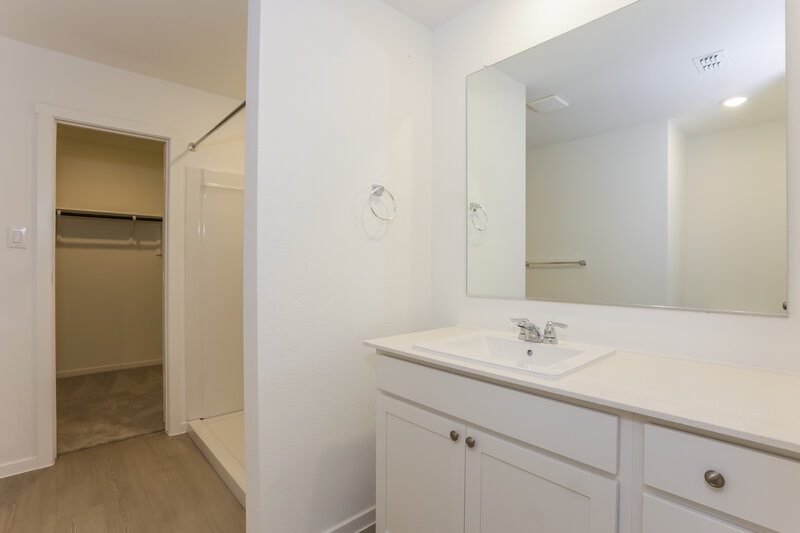 1,895/Mo, 1812 Javelina St Royse City, TX 75189 Main Bathroom View