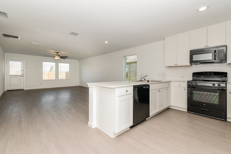 1,780/Mo, 1817 Javelina St Royse City, TX 75189 Kitchen View