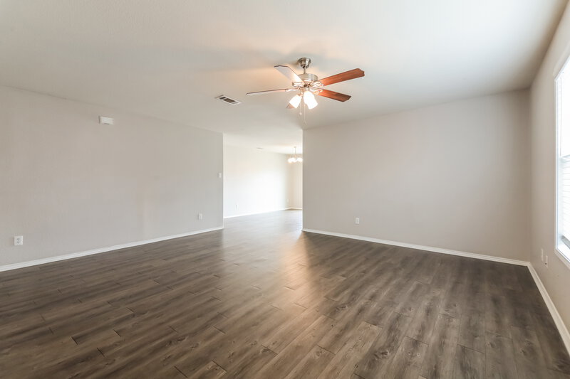 2,065/Mo, 2040 Shawnee Trl Heartland, TX 75126 Living Room View 2