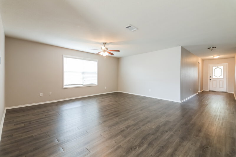 2,065/Mo, 2040 Shawnee Trl Heartland, TX 75126 Living Room View 3