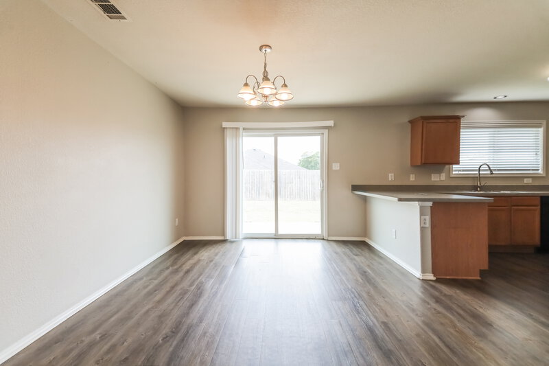 2,065/Mo, 2040 Shawnee Trl Heartland, TX 75126 Dining Room View