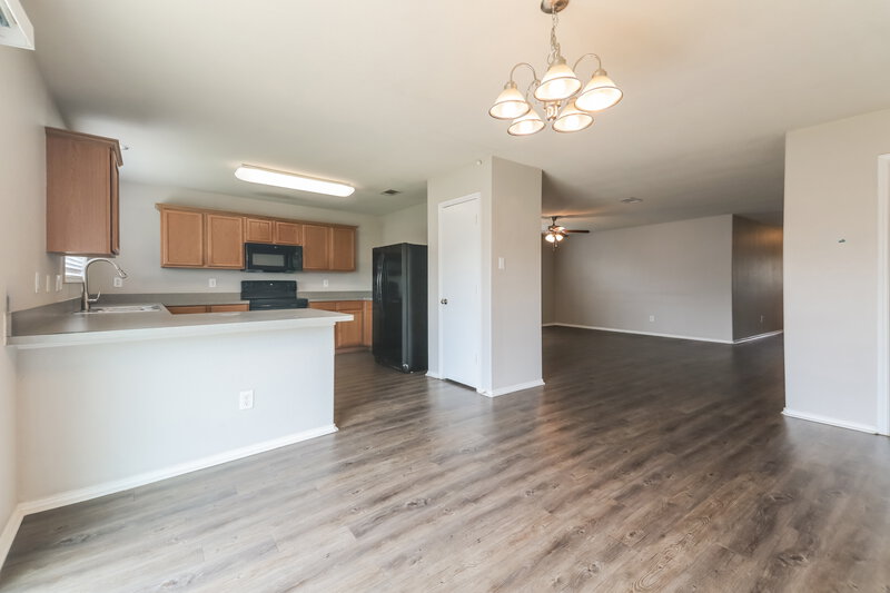 2,065/Mo, 2040 Shawnee Trl Heartland, TX 75126 Dining Room View 2
