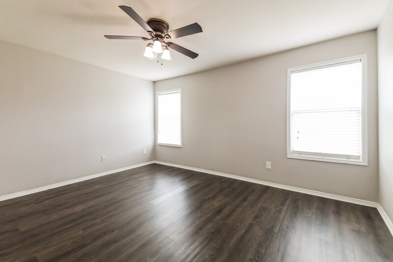 2,065/Mo, 2040 Shawnee Trl Heartland, TX 75126 Main Bedroom View