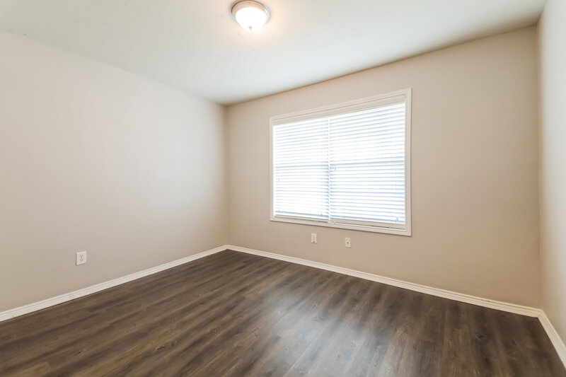 2,065/Mo, 2040 Shawnee Trl Heartland, TX 75126 Bedroom View 2