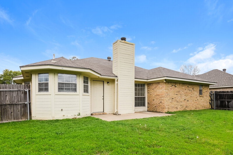 2,025/Mo, 1861 Kings Canyon Cir Fort Worth, TX 76134 Rear View