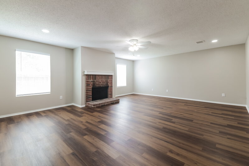2,195/Mo, 1435 Foxwood Ln Rockwall, TX 75032 Living Room View