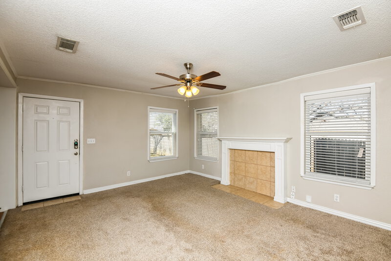 2,005/Mo, 505 Plainview Dr Mansfield, TX 76063 Living Room View