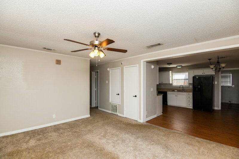 2,005/Mo, 505 Plainview Dr Mansfield, TX 76063 Living Room View 2