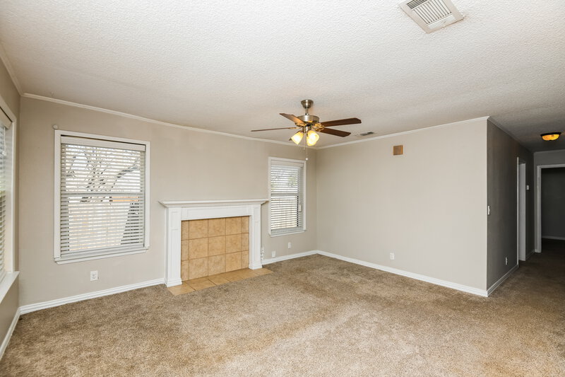 2,005/Mo, 505 Plainview Dr Mansfield, TX 76063 Living Room View 3