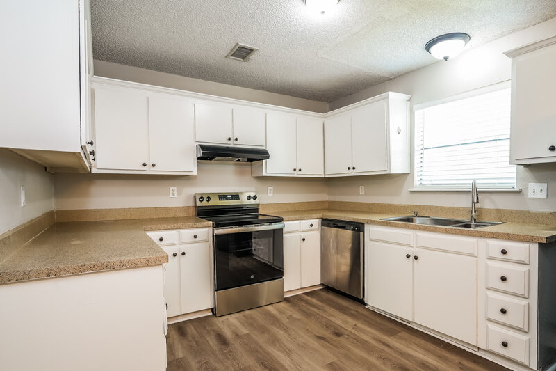 1,905/Mo, 505 Plainview Dr Mansfield, TX 76063 Kitchen View 2