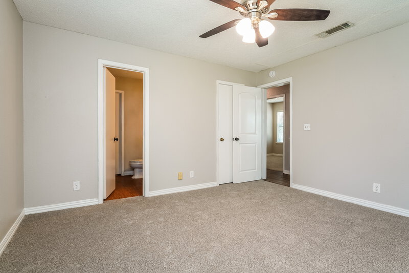 1,905/Mo, 505 Plainview Dr Mansfield, TX 76063 Main Bedroom View 2