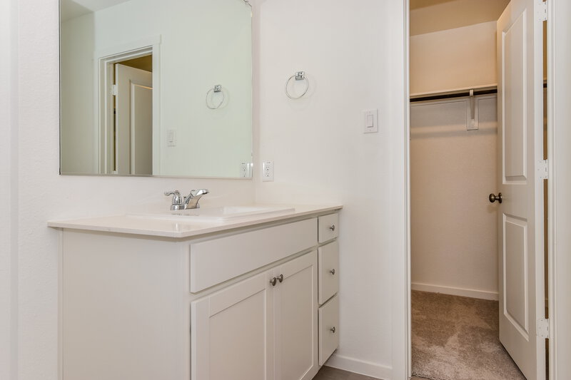 1,855/Mo, 1032 Calley Pear Trl Princeton, TX 75407 Main Bathroom View 2