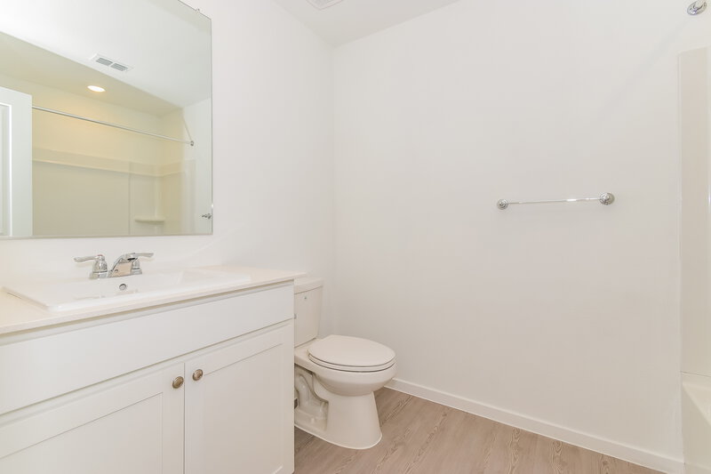 1,855/Mo, 1032 Calley Pear Trl Princeton, TX 75407 Bathroom View