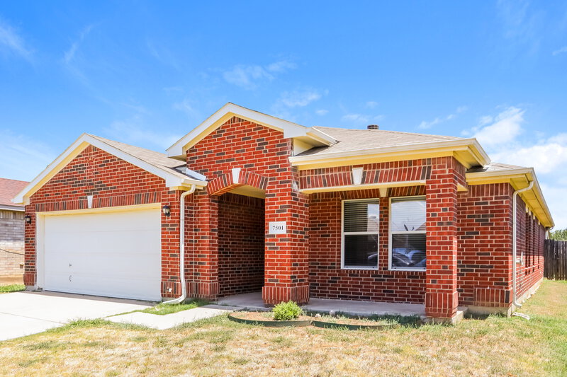 2,235/Mo, 7501 Grass Valley Trl Fort Worth, TX 76123 Front View 2