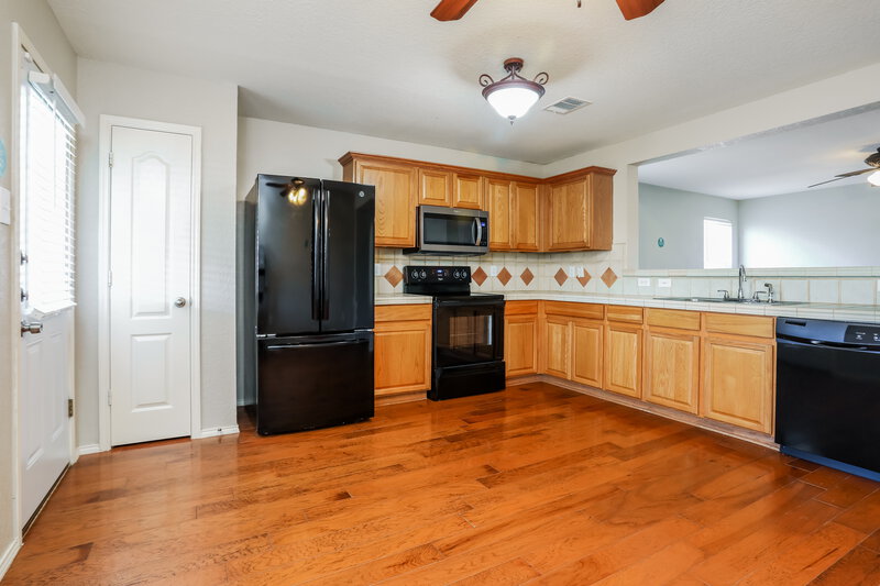 2,235/Mo, 7501 Grass Valley Trl Fort Worth, TX 76123 Kitchen View