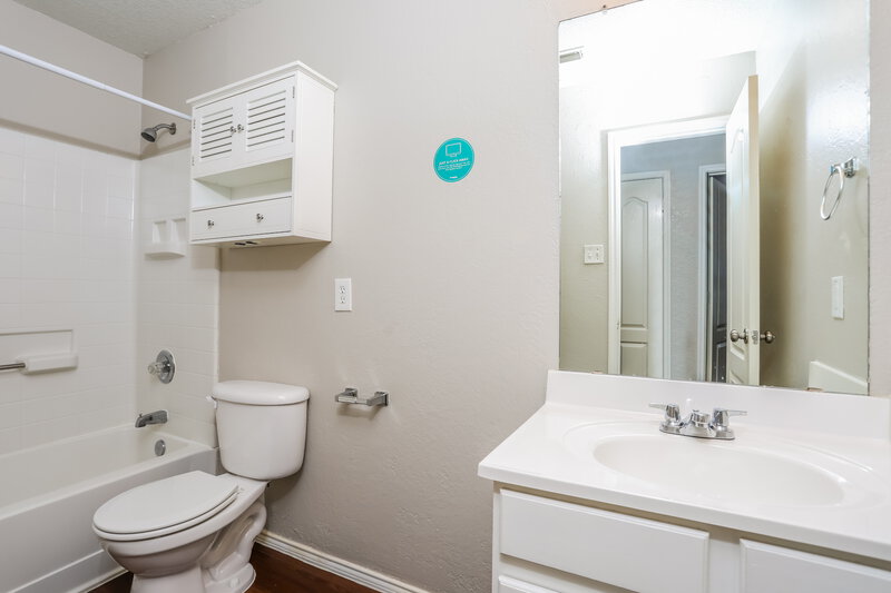 2,235/Mo, 7501 Grass Valley Trl Fort Worth, TX 76123 Bathroom View