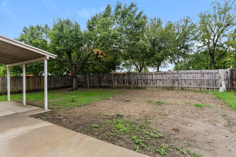 2,770/Mo, 1010 Mazourka Dr Arlington, TX 76001 Rear View