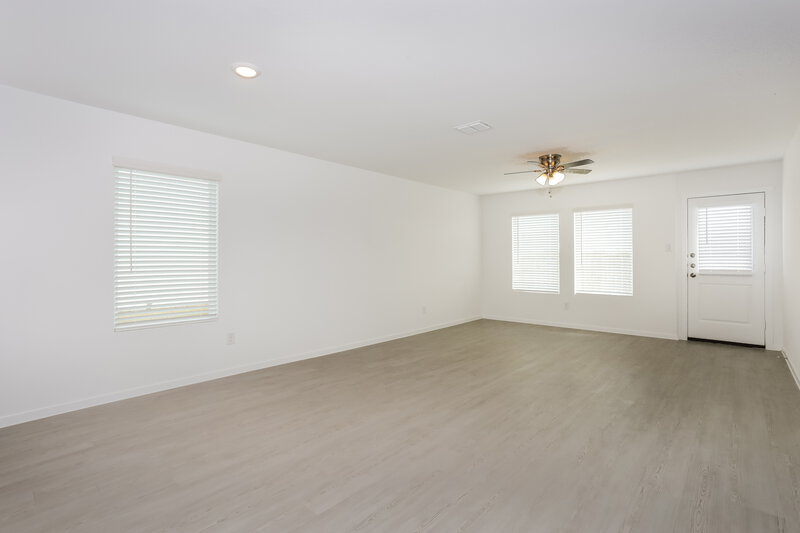 1,910/Mo, 10513 Sequoia Dr Fort Worth, TX 76140 Living Room View