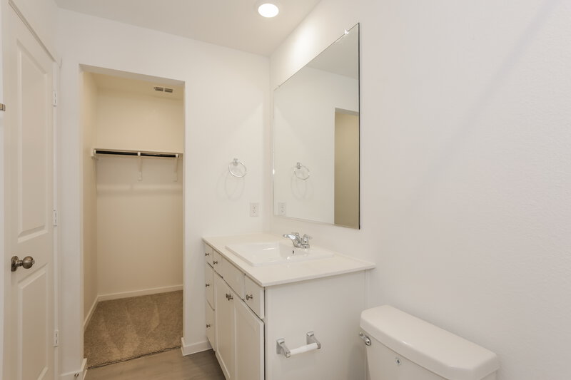 1,910/Mo, 10513 Sequoia Dr Fort Worth, TX 76140 Main Bathroom View