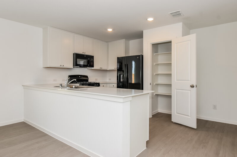 1,705/Mo, 1805 Javelina St Royse City, TX 75189 Kitchen View