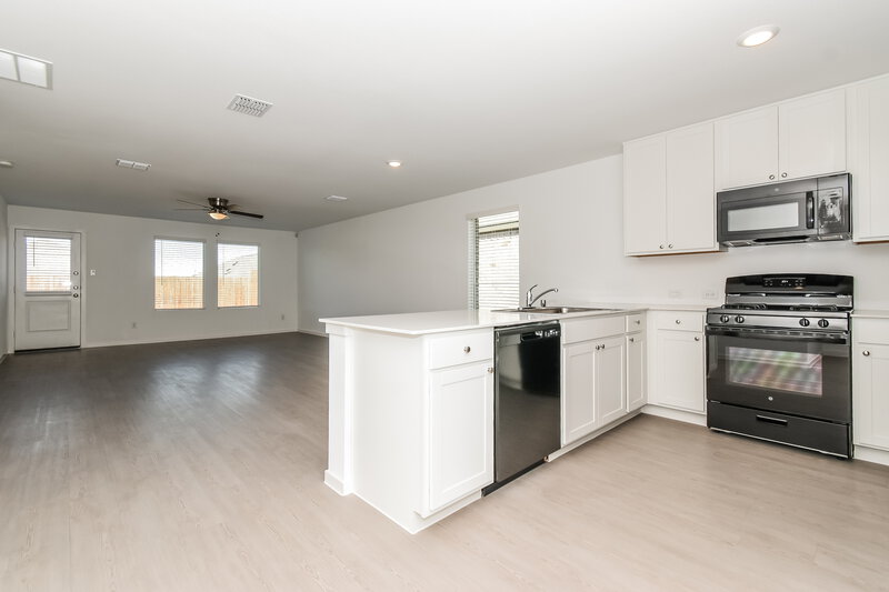 1,705/Mo, 1805 Javelina St Royse City, TX 75189 Kitchen View 2