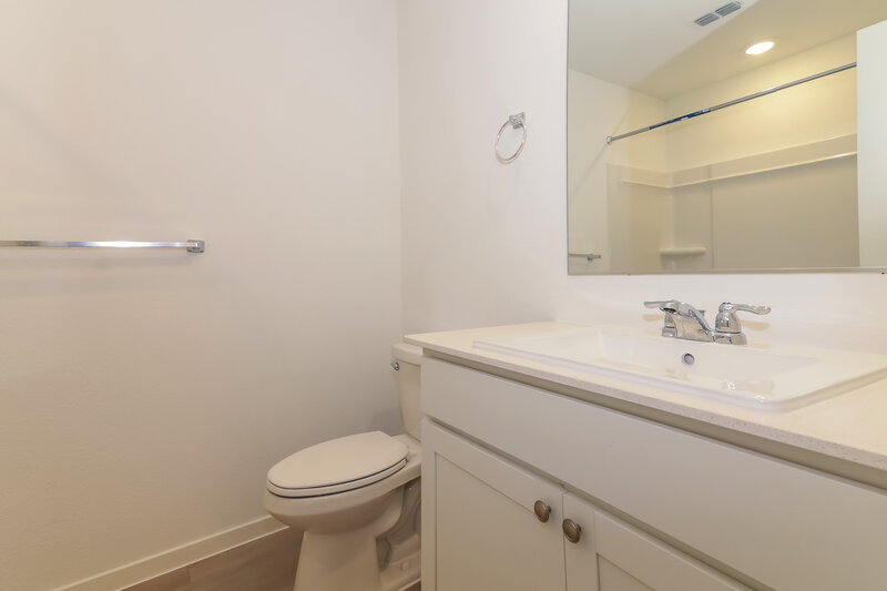 1,740/Mo, 1808 Javelina St Royse City, TX 75189 Bathroom View