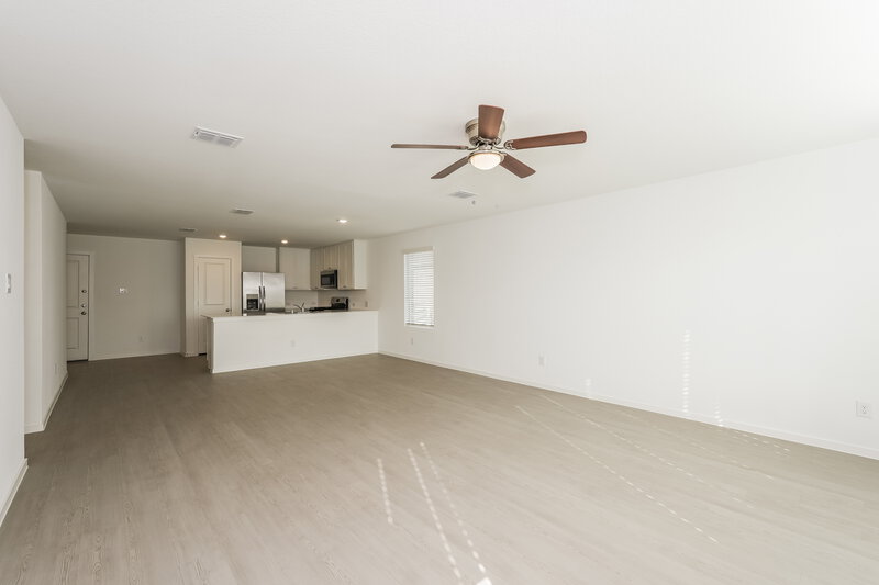 1,735/Mo, 1820 Javelina St Royse City, TX 75189 Living Room View 4