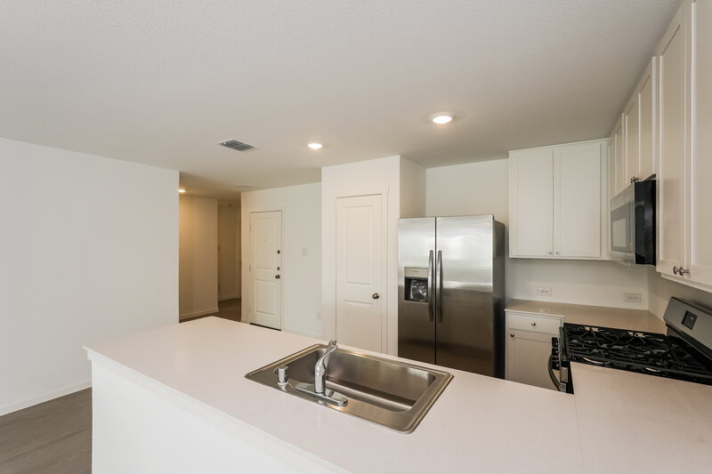 1,735/Mo, 1820 Javelina St Royse City, TX 75189 Kitchen View 2