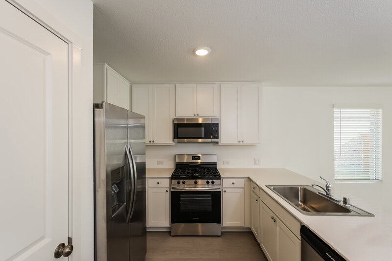 1,735/Mo, 1820 Javelina St Royse City, TX 75189 Kitchen View 3