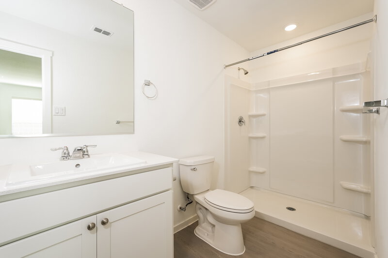 1,735/Mo, 1820 Javelina St Royse City, TX 75189 Main Bathroom View