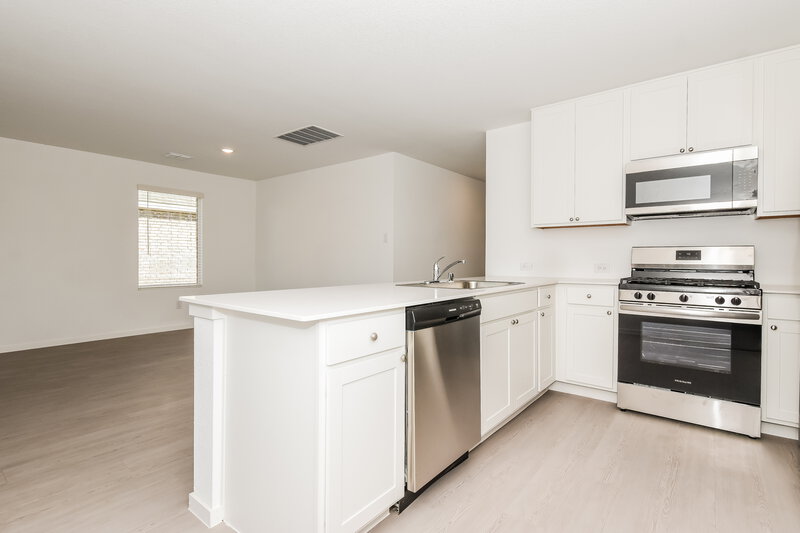 1,815/Mo, 1825 Javelina St Royse City, TX 75189 Kitchen View 2