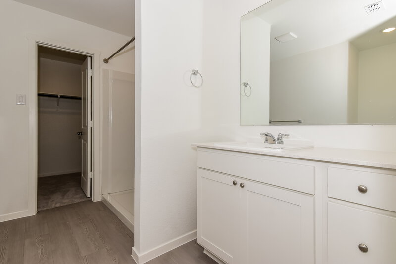 1,815/Mo, 1825 Javelina St Royse City, TX 75189 Main Bathroom View