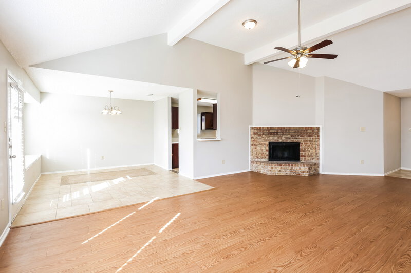 1,905/Mo, 821 Simon Dr Cedar Hill, TX 75104 Living Room View 3