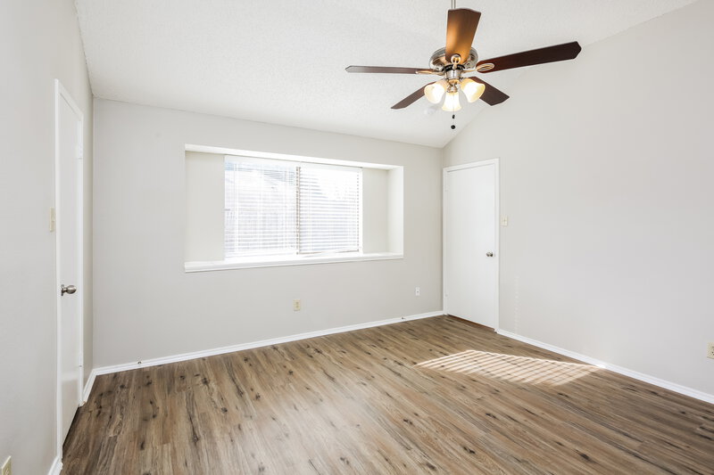 1,905/Mo, 821 Simon Dr Cedar Hill, TX 75104 Main Bedroom View 2