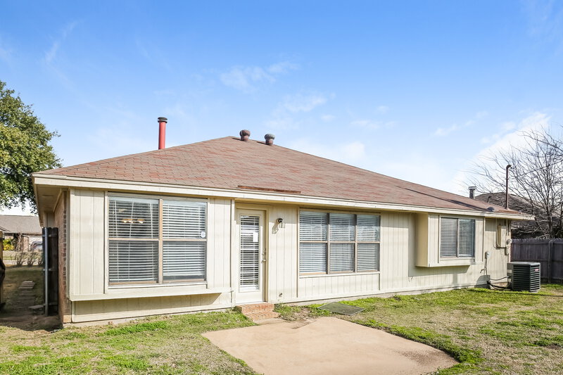 1,905/Mo, 821 Simon Dr Cedar Hill, TX 75104 Rear View
