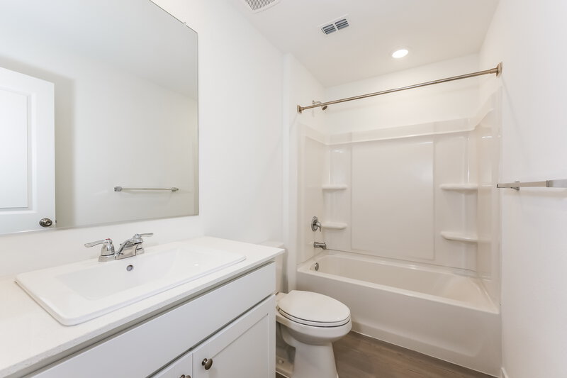 1,955/Mo, 1228 Canyon Wren Dr Forney, TX 75126 Main Bathroom View 2