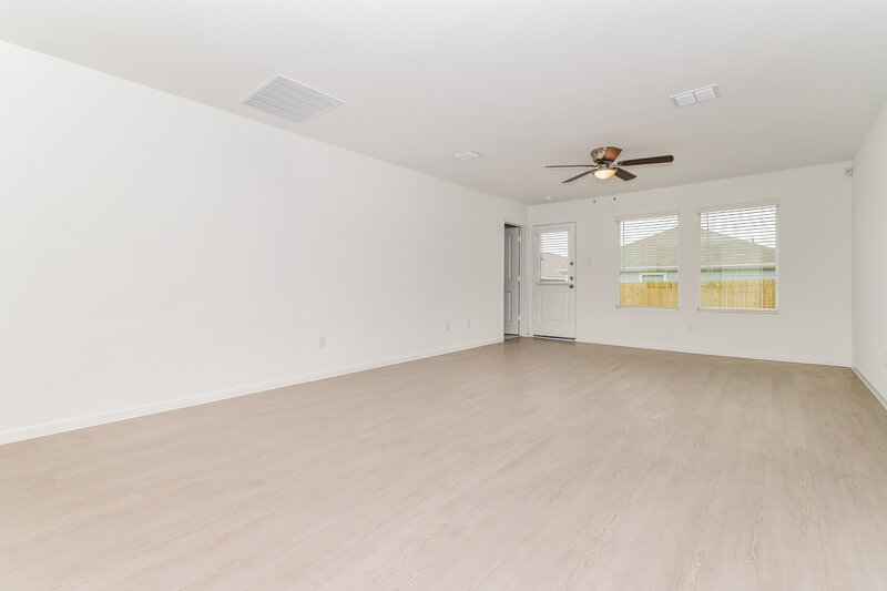 1,760/Mo, 1024 Calley Pear Trl Princeton, TX 75407 Living Room View 2