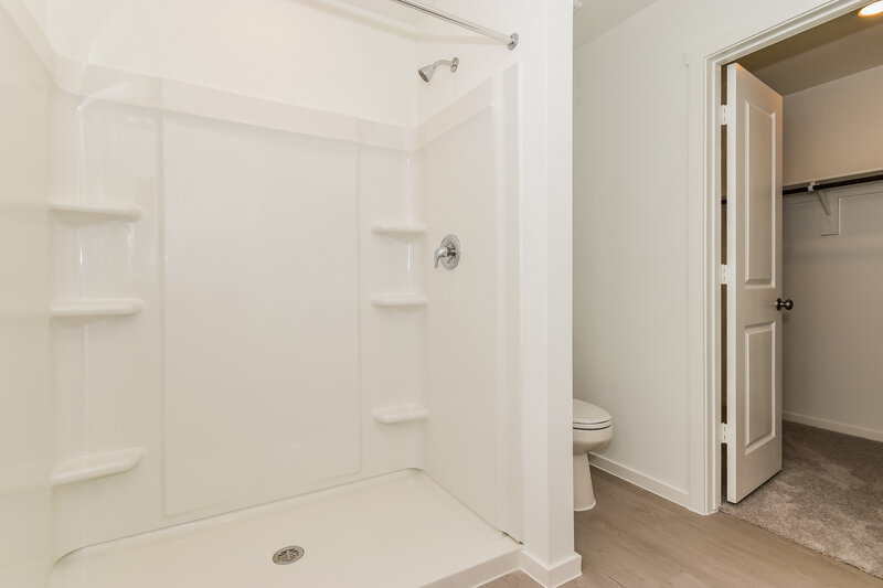 1,760/Mo, 1024 Calley Pear Trl Princeton, TX 75407 Main Bathroom View